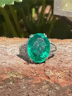 Huge Oval Emerald.925 Silver Ring 7